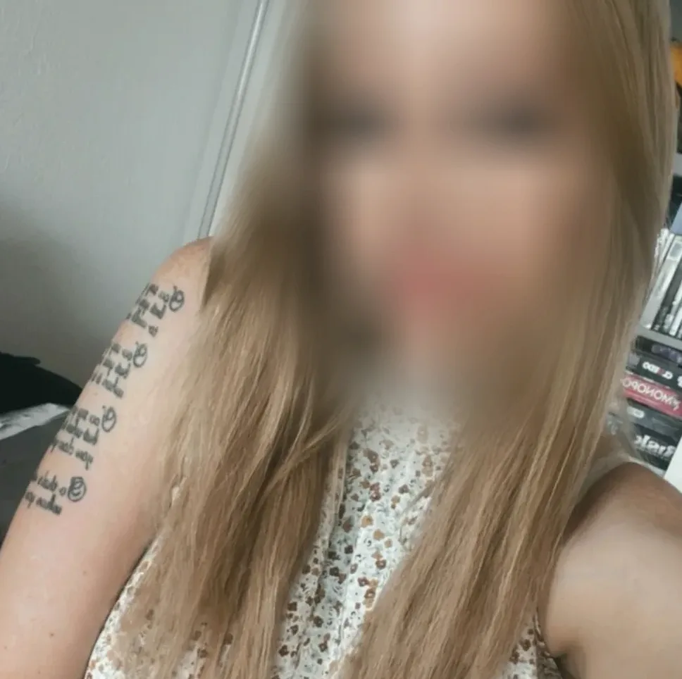Mhairi, 30