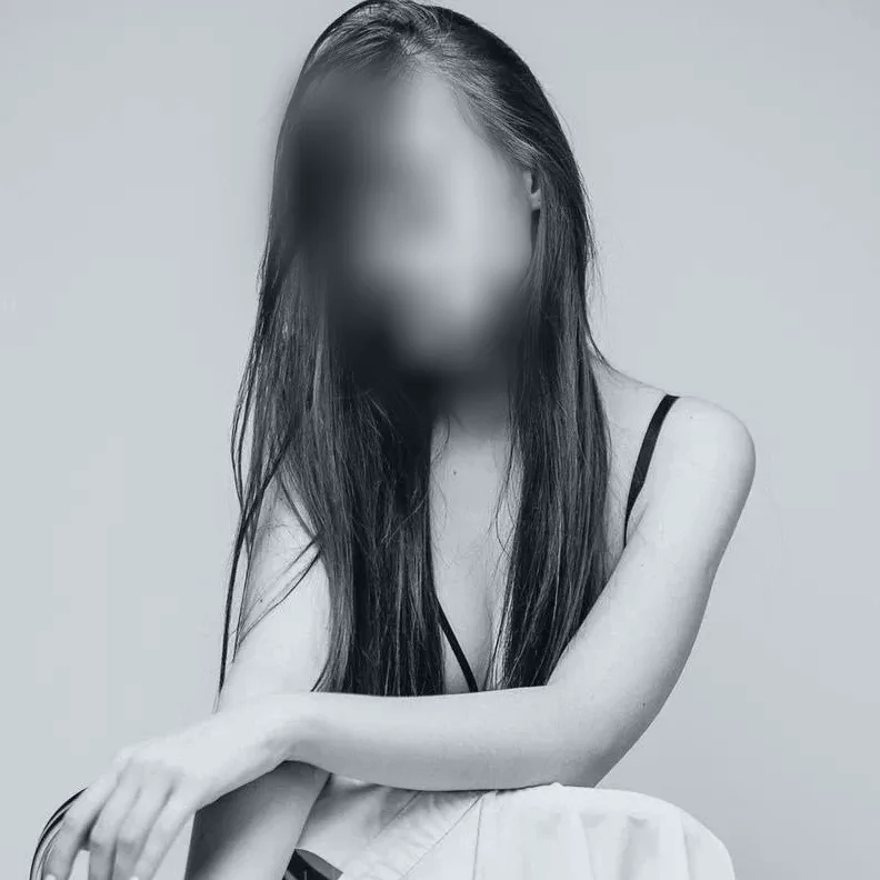 Natalia, 19